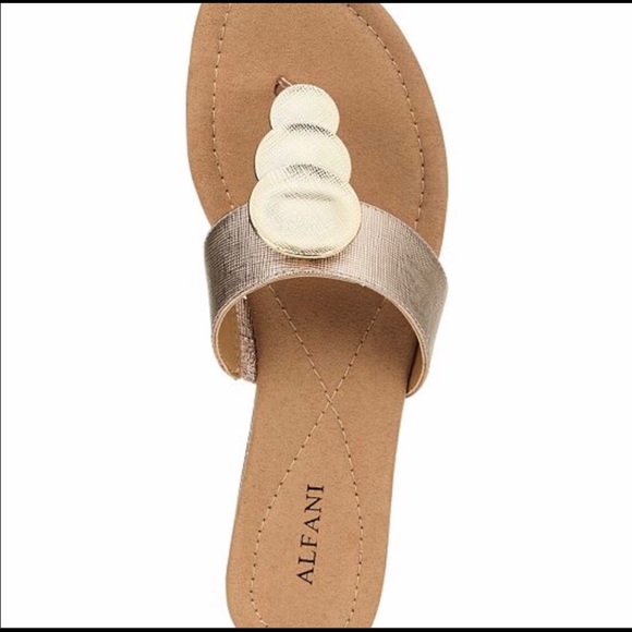 🎉🎉Host Pick🎉🎉. Alfani Sandal - Picture 4 of 5